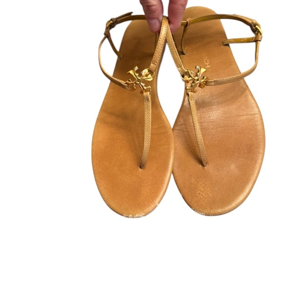 Tory Burch Capri Tan Leather T-Strap Sandals - Picture 6 of 12